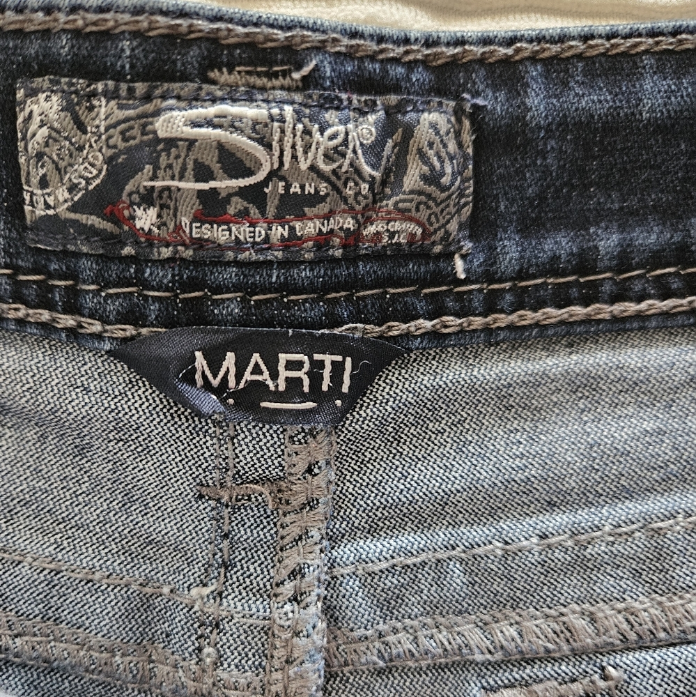 Silver Women's Blue Denim Shorts Size 33 Marti - Picture 5 of 16